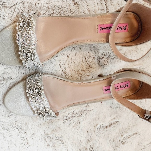 BETSEY JOHNSON GABRIAL JEWELED GRAY SPRAPPY HEELS SIZE 11 - Picture 3 of 11